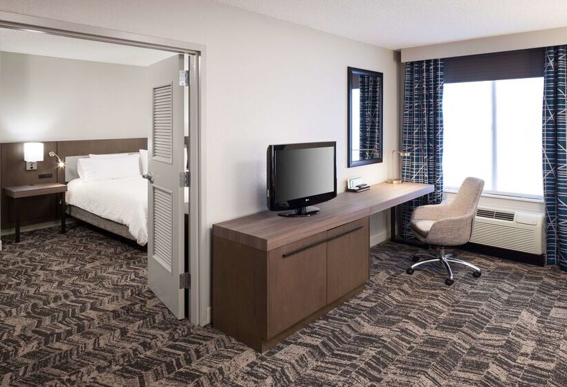 هتل Hilton Garden Inn Savannah Airport