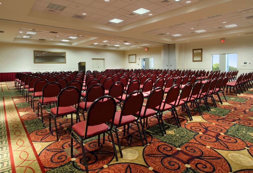 בית מלון כפרי Hilton Garden Inn St Charles