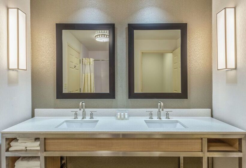 Отель Hilton Garden Inn St Charles