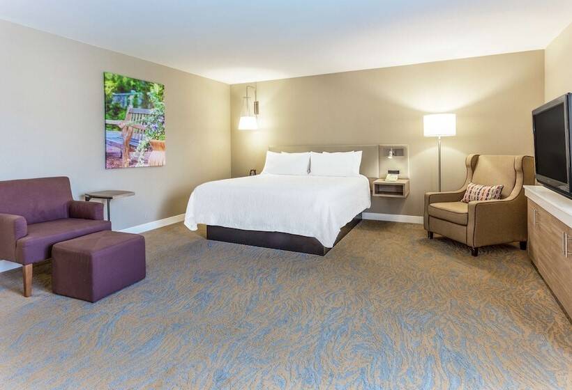 Отель Hilton Garden Inn St Charles