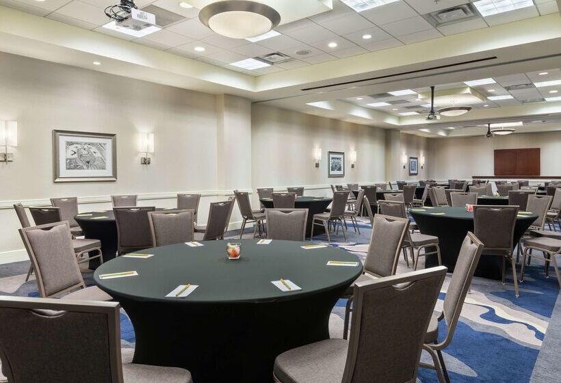 هتل Hilton Garden Inn Tampa Airport Westshore