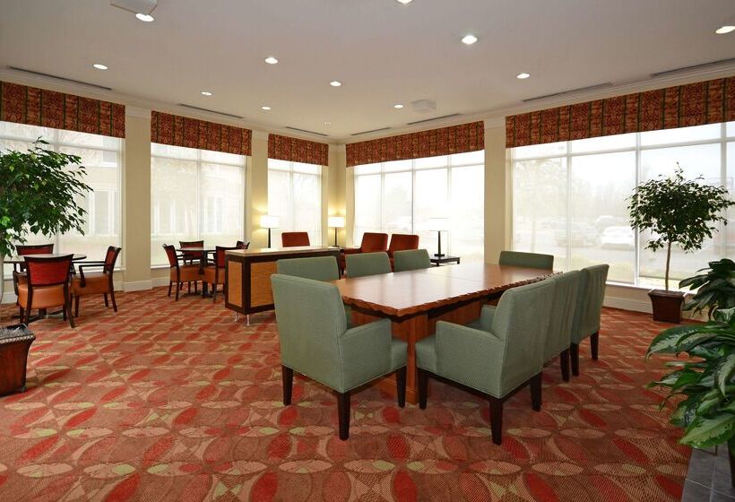 فندق Hilton Garden Inn Tulsa Airport