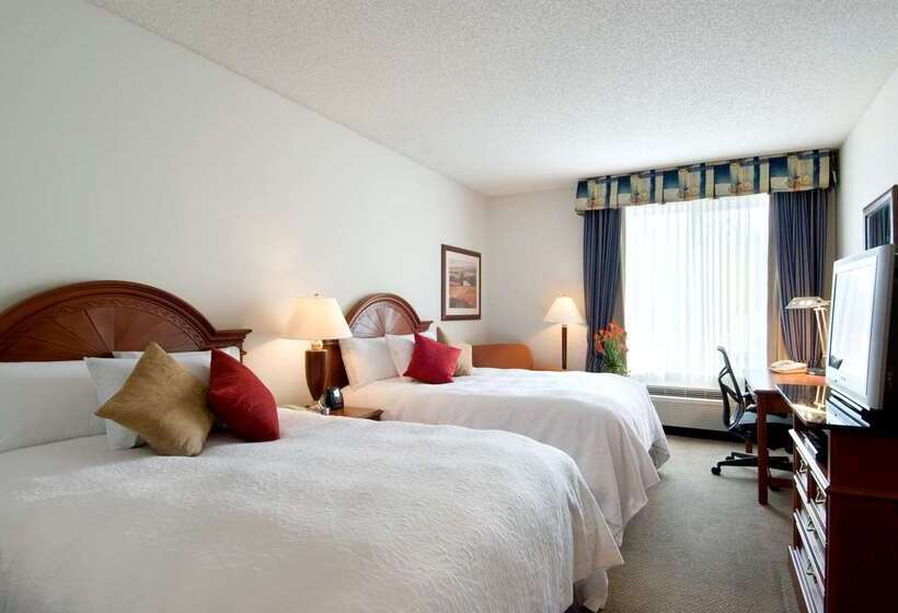 בית מלון כפרי Hilton Garden Inn Tulsa Airport