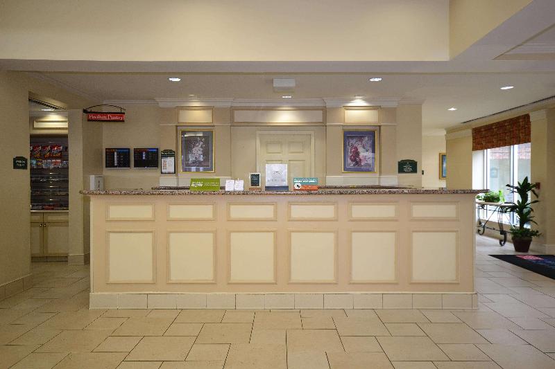 בית מלון כפרי Hilton Garden Inn Tulsa Airport