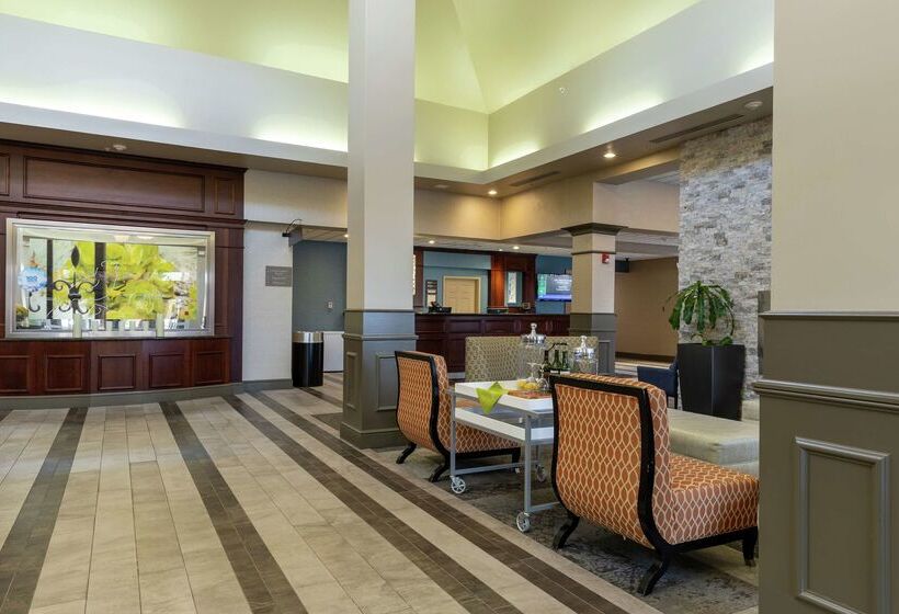 هتل Hilton Garden Inn Des Moines West