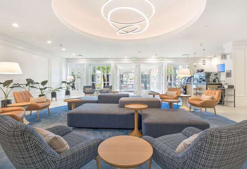 هتل Hilton Irvine/orange County Airport