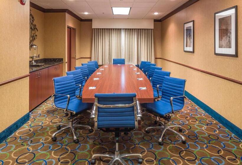 Holiday Inn Express Hotel & Suites Manchester   Airport, An Ihg