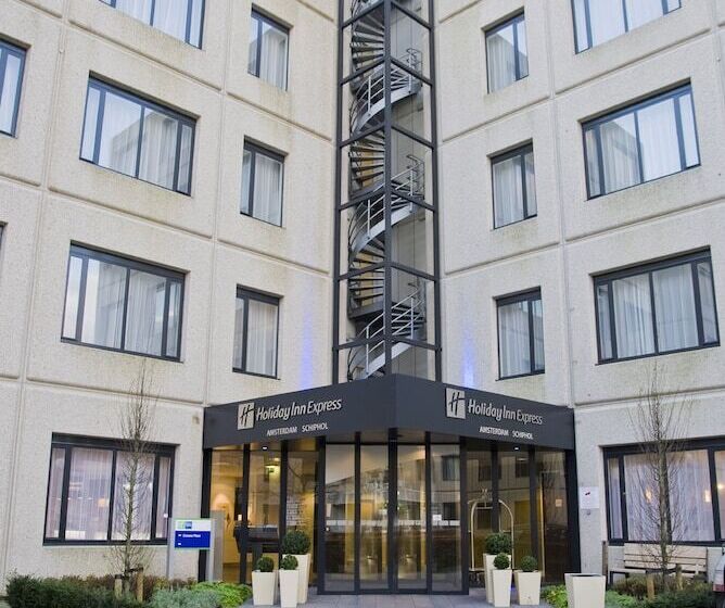 هتل Holiday Inn Express Amsterdam   Schiphol, An Ihg