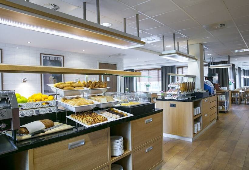 هتل Holiday Inn Express Amsterdam   Schiphol, An Ihg
