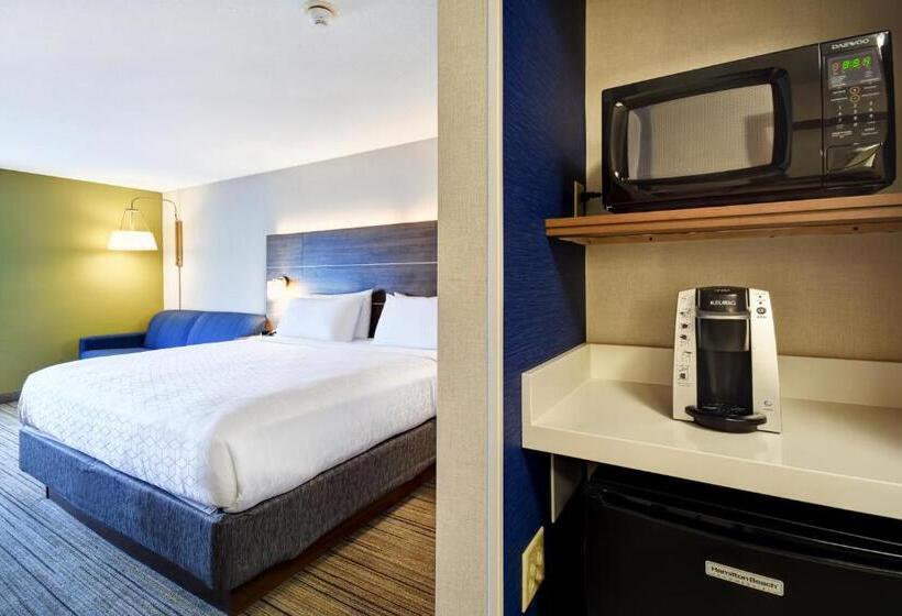 هتل Holiday Inn Express Newport North   Middletown, An Ihg