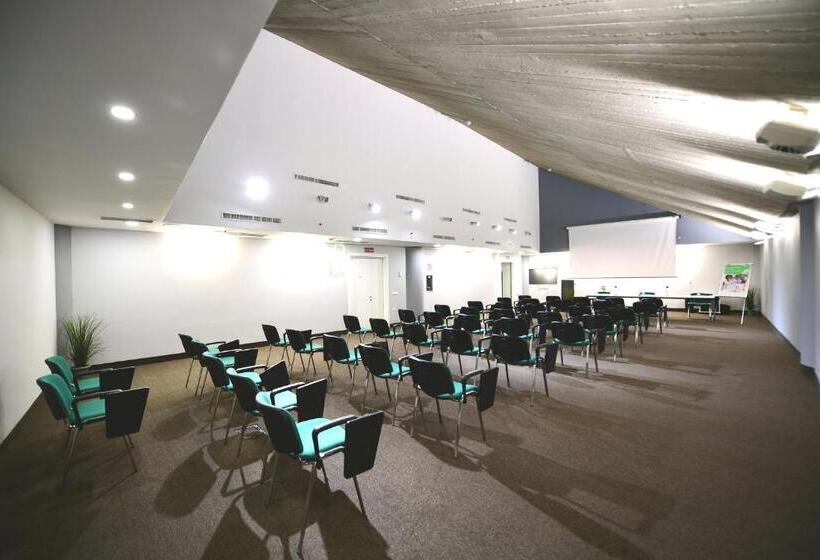 בית מלון כפרי Holiday Inn Nola   Naples Vulcano Buono, An Ihg