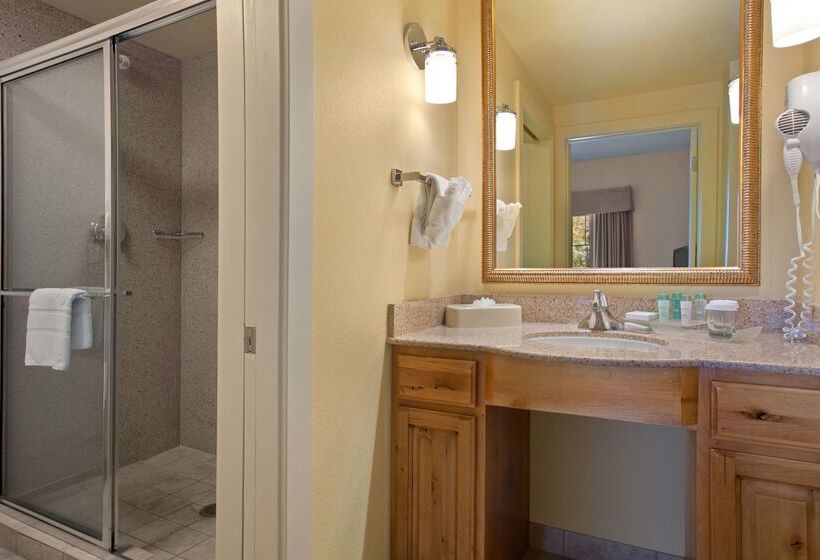 هتل Homewood Suites By Hilton Jackson
