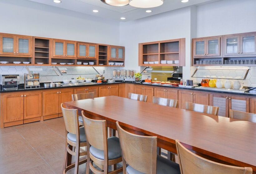 هتل Hyatt Place Herndon Dulles Airport   East