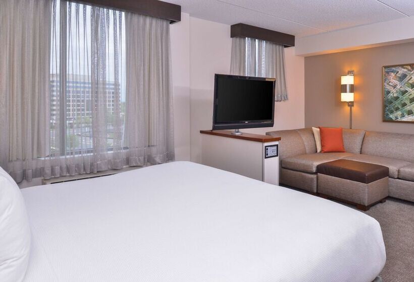 هتل Hyatt Place Herndon Dulles Airport   East