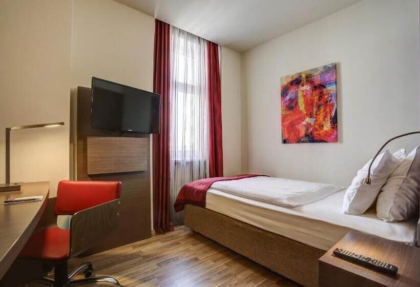 Fotos del hotel Orangerie:  2