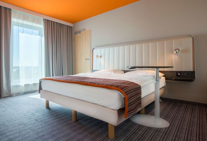 فندق Park Inn By Radisson Frankfurt Airport