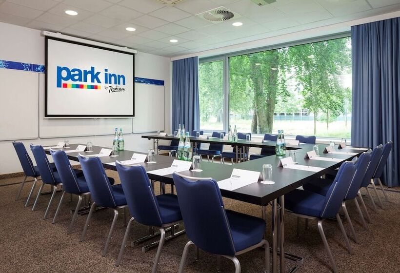 هتل Park Inn By Radisson Frankfurt Airport