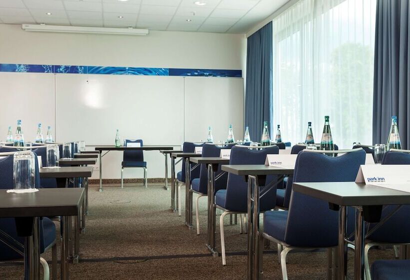 هتل Park Inn By Radisson Frankfurt Airport