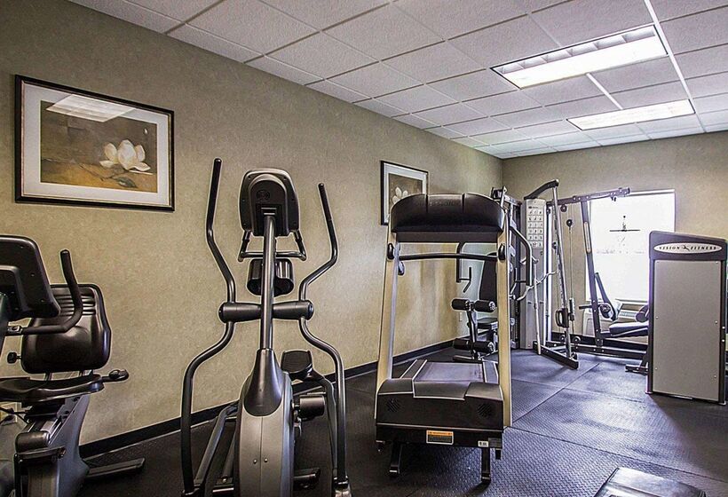 هتل Quality Inn & Suites Fishkill South Near I 84
