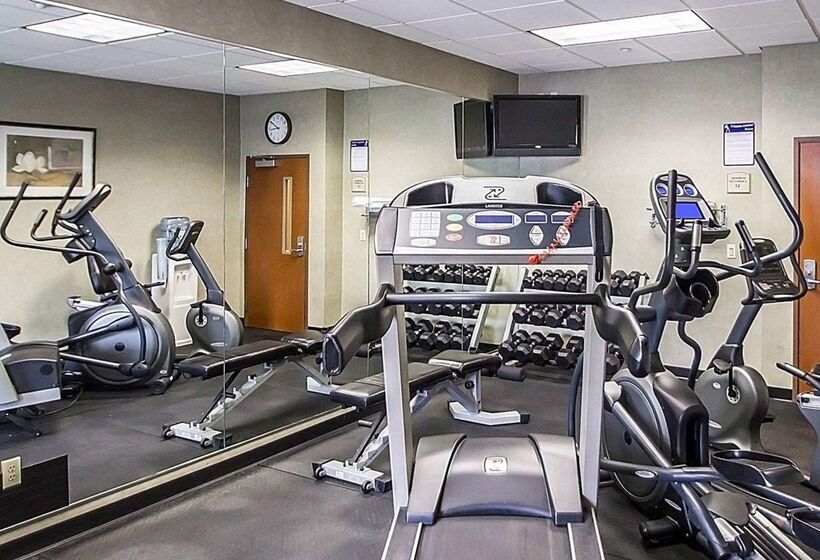 هتل Quality Inn & Suites Fishkill South Near I 84