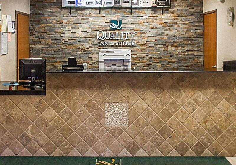 هتل Quality Inn & Suites Fishkill South Near I 84