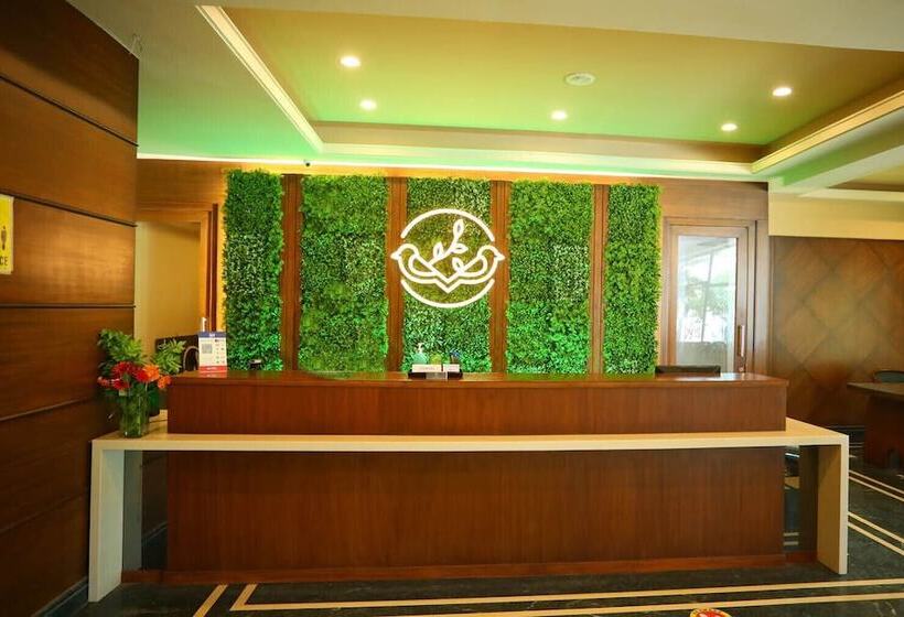 Отель Renest Gandhidham