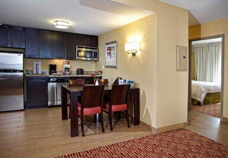 هتل Towneplace Suites By Marriott Sudbury