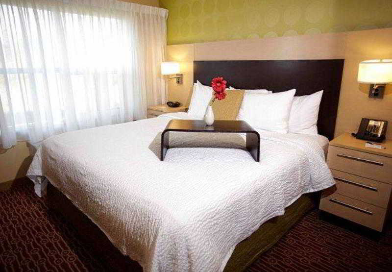 هتل Towneplace Suites By Marriott Sudbury