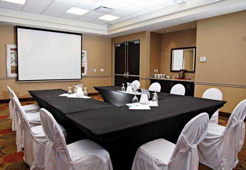 هتل Towneplace Suites By Marriott Sudbury