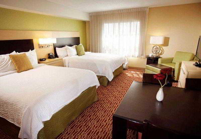 هتل Towneplace Suites By Marriott Sudbury