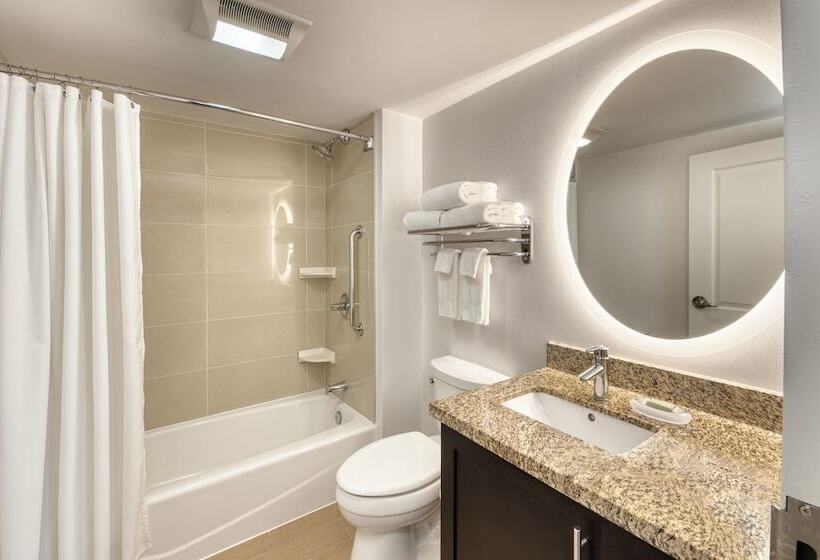 هتل Towneplace Suites By Marriott Sudbury