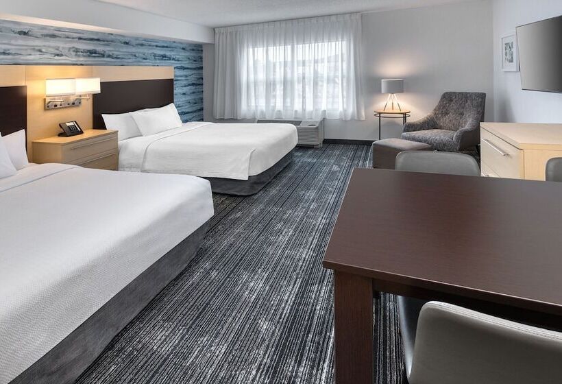 هتل Towneplace Suites By Marriott Sudbury