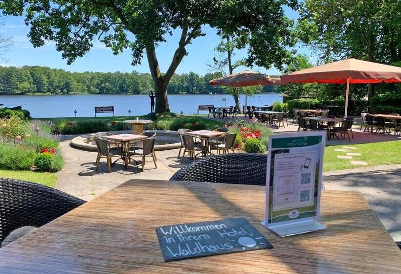 בית מלון כפרי Waldhaus Prieros