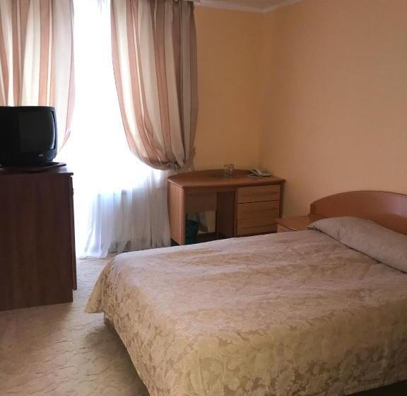 Hotel готель ягодин