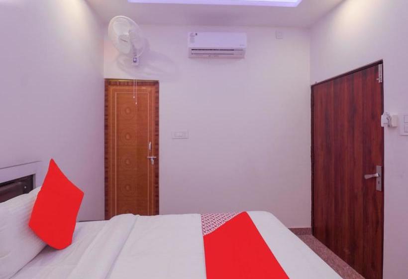 Отель Oyo 78885 Holiday