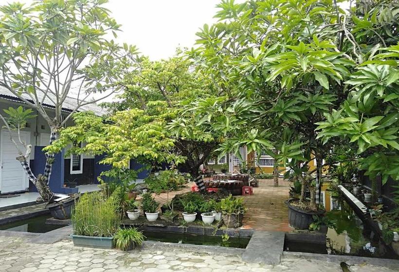 בית מלון כפרי Oyo 90229 Fidel Caestro Homestay