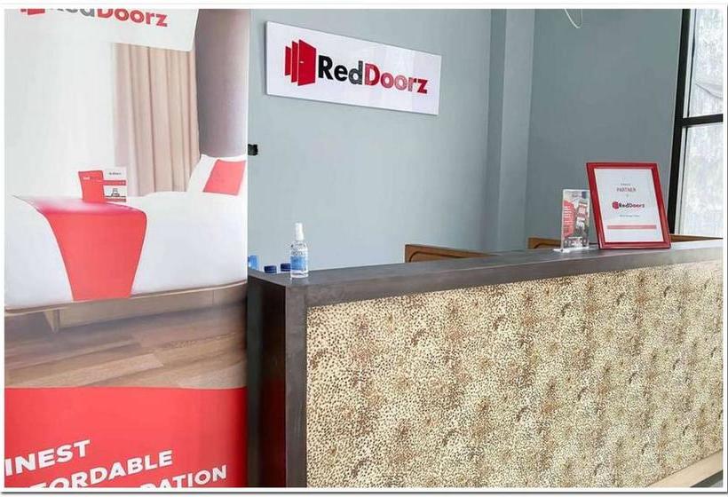 فندق Reddoorz Syariah Near T2 Juanda Airport 2