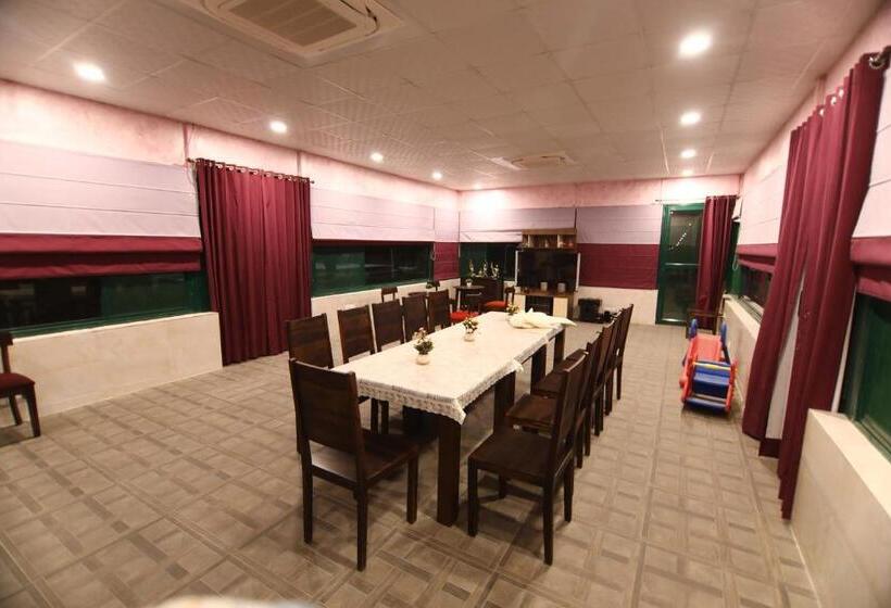 ホテル Sukoon   A Wellness Resort, Uttarakhand