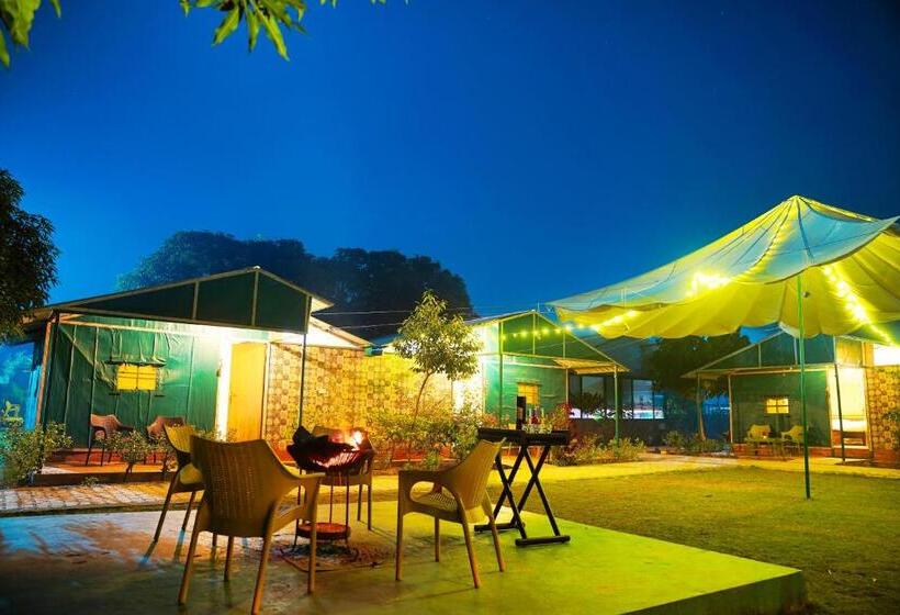 ホテル Sukoon   A Wellness Resort, Uttarakhand
