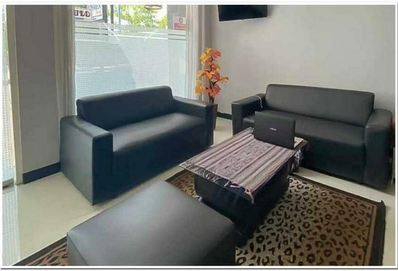 پانسیون Losmen Family Syariah Bypass Juanda Mitra Reddoorz