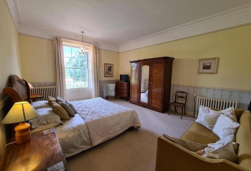 مبيت وإفطار Sloley Hall