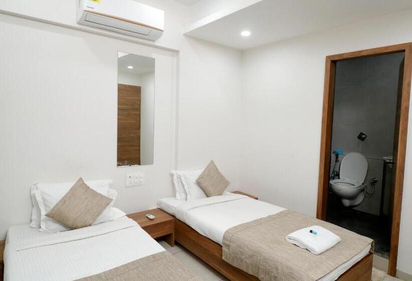 Отель Nova Sahaj Residency