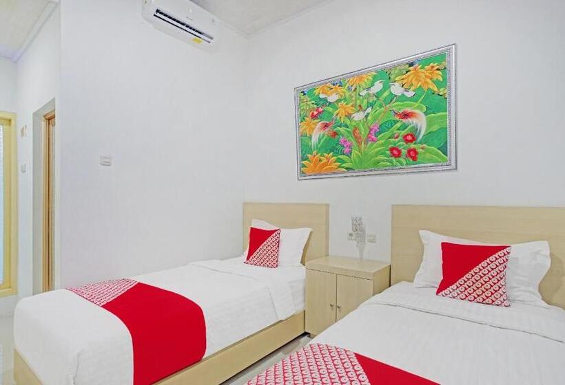 酒店 Oyo 90404 Pringombo Homestay 2 Syariah
