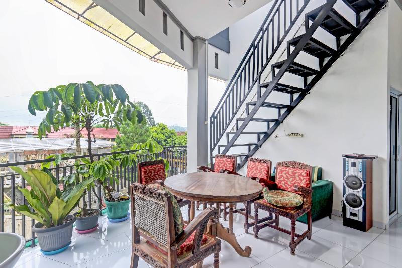 בית מלון כפרי Oyo 90517 Homestay Wonosobo Asri