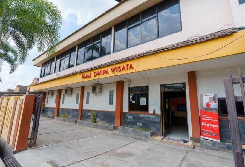 Отель Reddoorz @ Dwipa Wisata