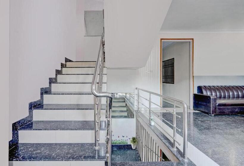 فندق Spot On 81321 Convival Budget Stay