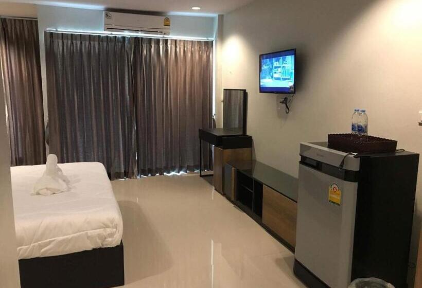 هتل Supachai Inn