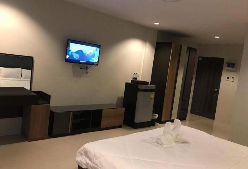 هتل Supachai Inn