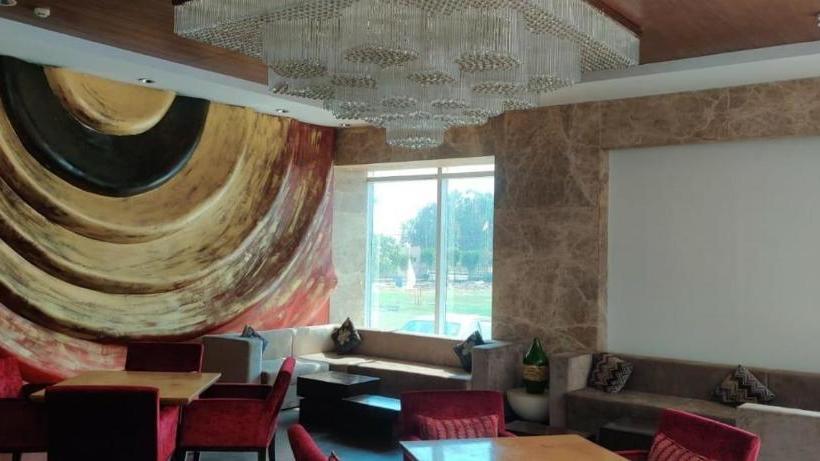 호텔 Tivoli Royal Palace