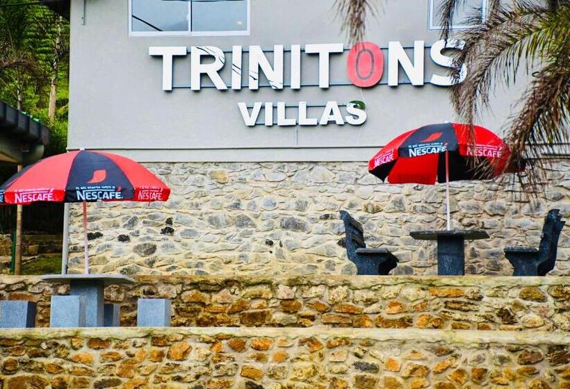 ホテル Trinitons River Side Villas